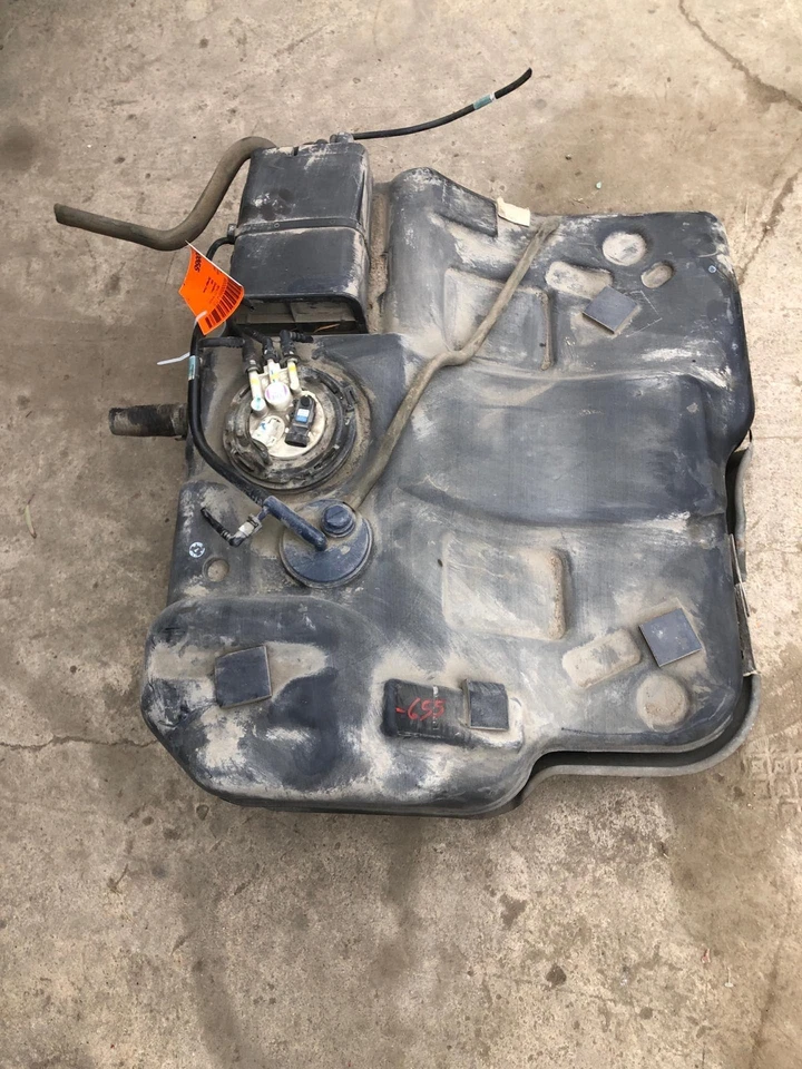 2001 - 2003 PONTIAC GRAND PRIX Fuel Tank Gas Assembly 6 cylinder 3.8L Sedan OEM - Image 1 of 4