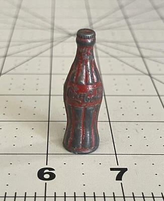 1930-е БУТЫЛКА COCA COLA ЛИТАЯ МЕТАЛЛИЧЕСКАЯ ТОЧИЛКА ДЛЯ КАРАНДАШЕЙ ВИНТАЖНАЯ ГЕРМАНИЯ БАВАРИЯ - Изображение 1 из 4