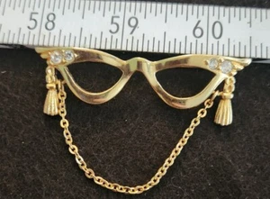 Vintage Avon Eye Glasses Chain Rhinestone CAT EYES Secretary Gold Tone Brooch - Picture 1 of 6