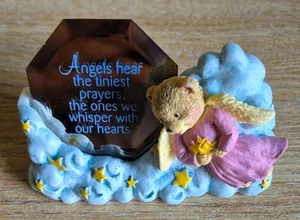 ALEGRES REFLEJOS ÁNGEL OSO DE PELUCHE RESINA FIGURA "ÁNGELES ESCUCHAN PEQUEÑAS ORACIONES" - Imagen 1 de 4