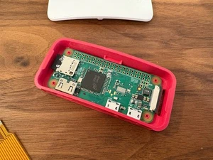 Raspberry Pi Zero W, with WiFi, includes case and MicroSD card. - Picture 1 of 4