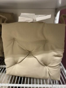 IKEA MALINDA Chair cushion, 40/35x38x7 cm - Picture 1 of 3