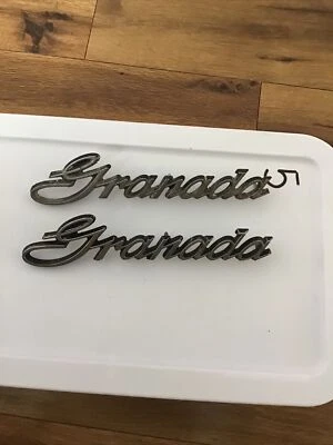 2 Ford Granada Emblems OEM — 第 1/3 张图片