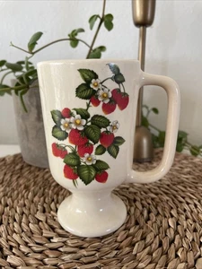 Vintage USA Cup Hyalyn Strawberry Design Decal 923 Cream Color Strawberries - Picture 1 of 6