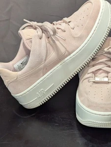 Nike Schuhe Damen 9 Pink Wildleder Air Force 1 Salbei Low Particle Beige AR5339-201 - Bild 1 von 10