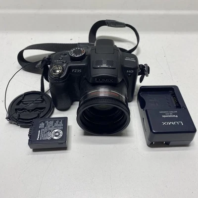 Panasonic LUMIX DMC-FZ35 12.1MP Digital Camera - Image 1 of 4