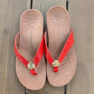 Vionic Women’s Hilda Red leather comfort Sandals with Gold Accents size 7.5 EUC! - Picture 1 of 10