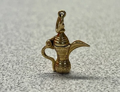.750 18K Yellow Gold Dallah Arabic Coffee Pot Charm Pendant Islam Muslim Lamp - Image 1 of 4