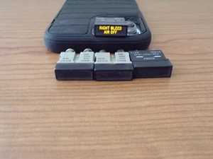 (1) KORRY Aircraft Annunciator 726-7021-040 "RIGHT BLEED AIR OFF" - Picture 1 of 2