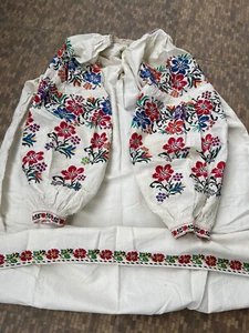 Vintage embroidered dress ukrainian. Very rare. 100 years old - Picture 1 of 12