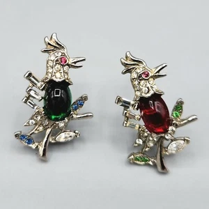 Vintage Paar grün rot Plexiglas Gelee Bauch Strass Papagei Hahn Broschen - Bild 1 von 12