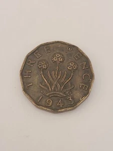 1943 Great Britain 3 Pence Coin WW2 Era  - Picture 1 of 3