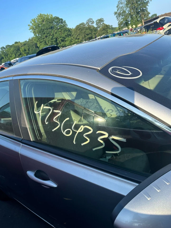 Puerta delantera derecha usada vidrio delantero se adapta a: 2013 Kia Optima delantero derecho grado A Foto 1 de 4