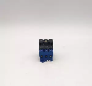 Kraus & Naimer KG32 K300 Disconnect Switch - NO HANDLE - Picture 1 of 6