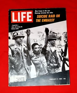 9 de febrero de 1968 revista Life incursión suicida en la embajada - Imagen 1 de 12