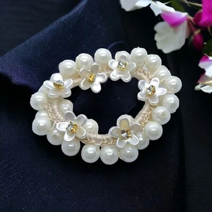 NWT Faux Pearl Hair Tie Scrunchie Wedding Prom Formal Classic Ponytail Accessory - Picture 1 of 7