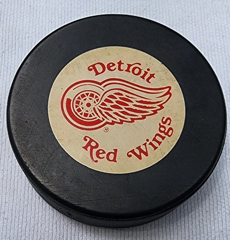 Vintage Detroit Red Wings John Ziegler Trench Hockey Puck General Tires Canada Cover