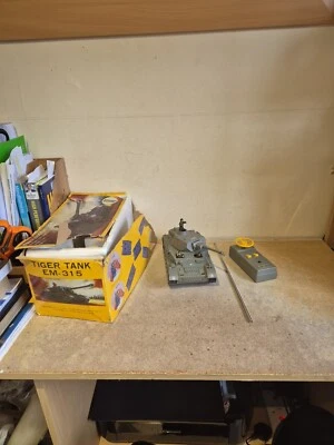 Remote Control Tiger Tank EM-315 *Read Description * (L4) - Image 1 of 4