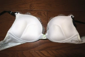 36B 🌹Sujetador Victoria's Secret bombshell super push up añade 2 tallas 🌹almohadillas con cordones - Imagen 1 de 8