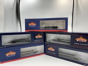 BACHMANN 5X BOGIE BOLSTER WAGONS BR GREY  - Picture 1 of 7