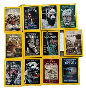 VINTAGE 1986 National Geographic Magazine Full year Collection 12 ISSUES 2 w/Map - Foto 1 di 16