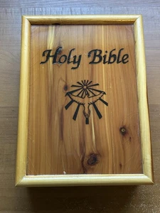 Dove of Peace Holy Bible Catholic Edition UAW #624 Cedar Box Beautiful! - Picture 1 of 20