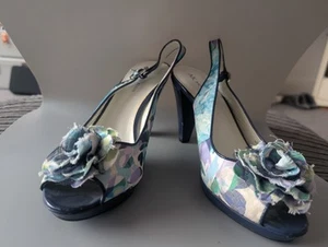 AK Anne Klein Floral Peep toe Sandals Size 5.5-6 (T2) - Picture 1 of 8