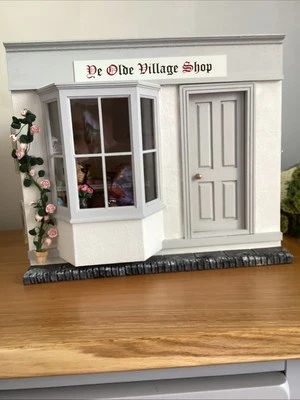 1:12 Dolls House Shop Completely Filled - Image 1 of 4