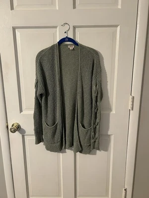 Женский зеленый свитер-кардиган Mossimo, открытый перед с карманами, размер средний  - Изображение 1 из 4