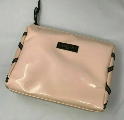 Bolso de cosméticos Lancome rosa charol dorado con cremallera, ribete de cinta negra Foto 1 de 4
