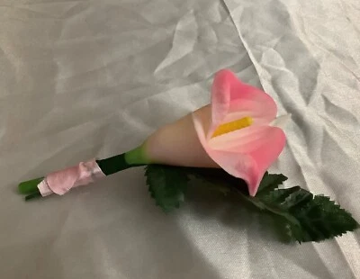 real touch calla lily boutonniere…..you choose color - Image 1 of 4