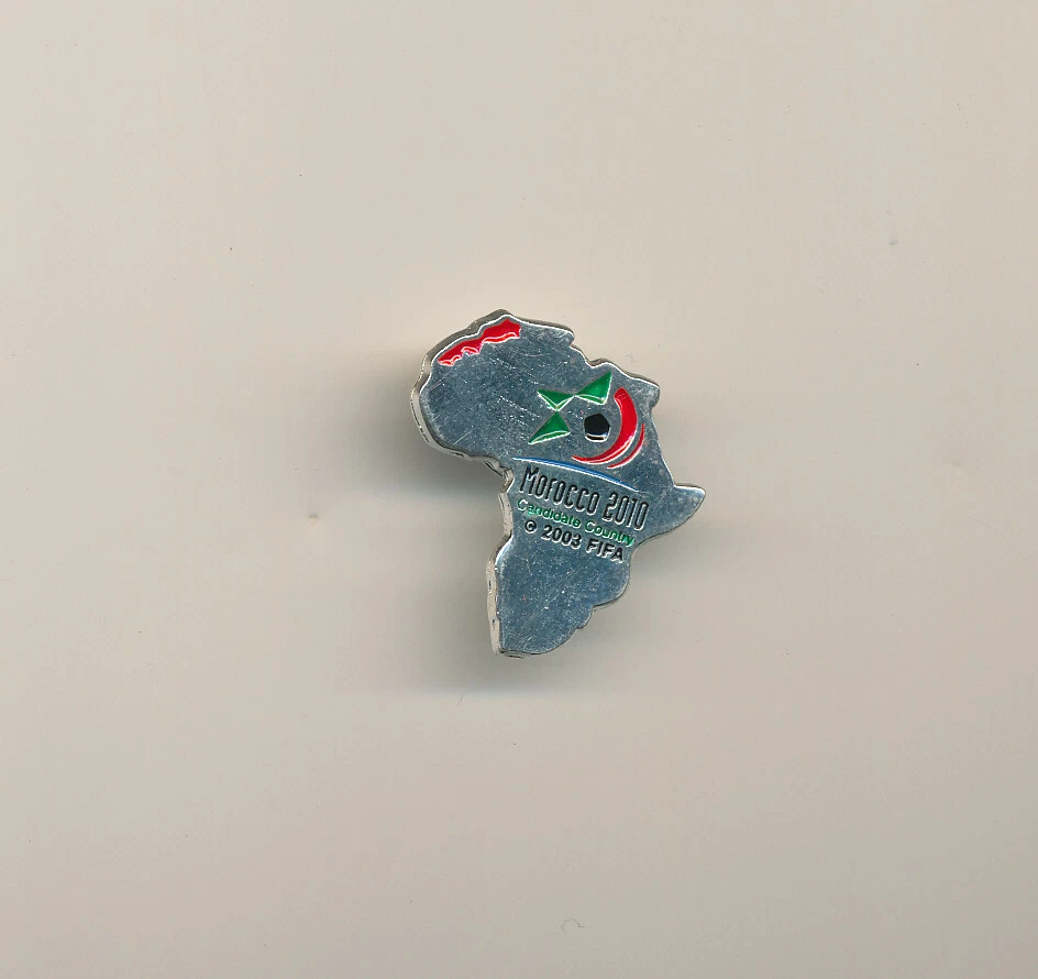 Pin de oferta de fútbol de la Copa Mundial de Fútbol de Marruecos 2010 Mapa de África de plata Foto 1 de 1