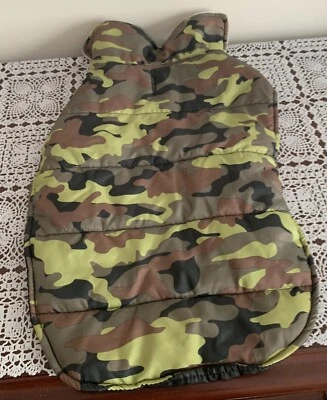 Simply Dog 绿色迷彩涤纶狗夹克雨衣大号人造毛皮衣领 — 第 1/4 张图片