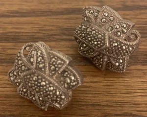 "Aretes con racimo de piedras incoloras estampados de colección de plata de ley con 15,8 g 1""" - Imagen 1 de 8