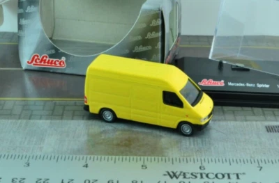 Schuco Mercedes Sprinter Panel Van Amarillo Diecast Metal Escala 1:87 HO Foto 1 de 2