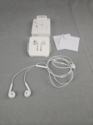 🔥Genuine Apple EarPods Lightning Connector MTJY3AM/A - Image 1 of 4