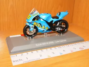 SUZUKI GSV-R 2009 LORIS CAPIROSSI 1/18 MOTO-GP #65 RIZLA+ MOTOGP - Foto 1 di 1