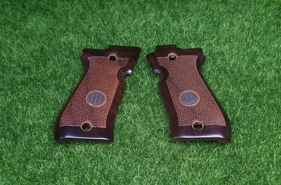 Beretta 84F 84BB Wood Grain Pistol Grips Checkered w/ Medallion - JG84FW - Image 1 of 4