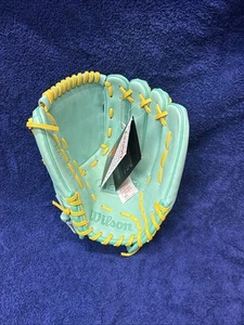 Wilson A2000 Leather Baseball Glove - Picture 1 of 5