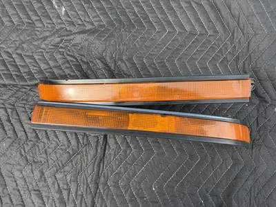 Toyota Supra MK3 1986-88 conjuntos de luces de giro delanteras izquierda y derecha ambos OEM Foto 1 de 4