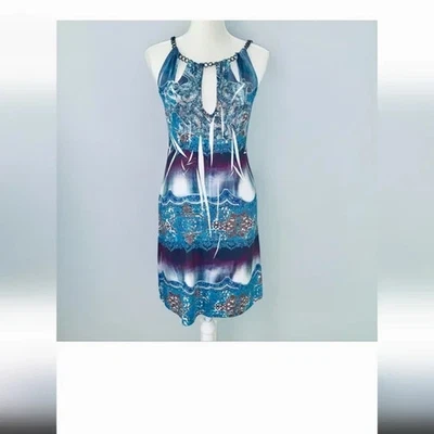 Nuevo con etiquetas Vestido Cristina Love Azul Púrpura Con Recortes y Detalles Joyas Foto 1 de 4