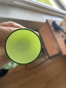 Vintage 3" grün Milchglas Kelch mit Stiel - Bild 1 von 4