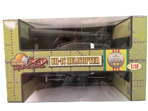 Vintage 2000 Ultimate Soldier Vietnam 1:18 US Army UH-1C Helicopter - NIB - Picture 1 of 10