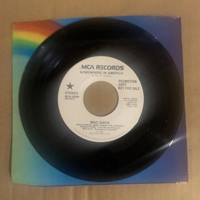 Mac Davis, 45 rpm, Promo, VG+, Somewhere In America, MCA-52826 - Imagem 1 de 2