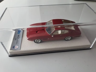 Maserati Ghibli Street 1967 BBR 155B  red 1:43 on white leather base - Bild 1 von 4