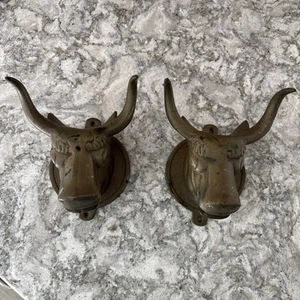 TWO VINTAGE BRASS BRAHMA BULL COWBOY HAT RACK HANGERS Lodge Decor Ranch - Picture 1 of 4