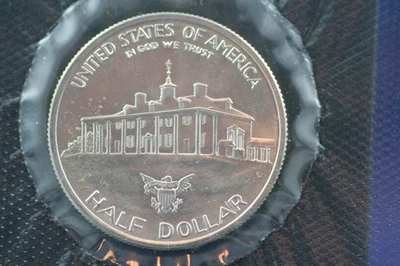 1982 George Washington Commemorative Silver Half Dollar Uncirculated with US Min - Image 1 of 4