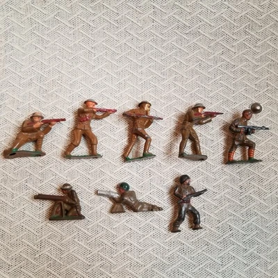 8 Barclay Manoil Field Artillery Gunnery figures w/ gas mask  Machine gun etc - Image 1 of 4