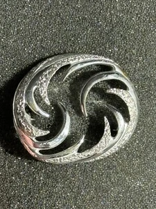 Sarah Coventry Silver Tone Metal Oval Brooch, Pierced Design FABULOUS!! - Picture 1 of 24