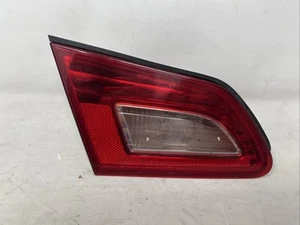 Infiniti G25, G35, G37, G37X, Q40 2007-2015 sedán luz trasera izquierda maletero OEM - Imagen 1 de 8